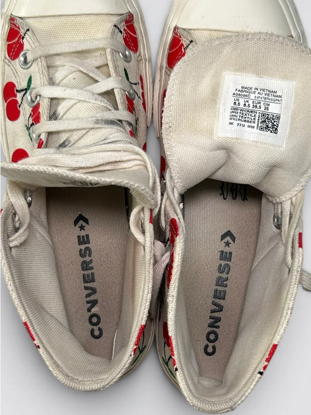 Converse Chuck Taylor All Star Lift Cherries Platform High Women’s 8.5 - Picture 7 of 13